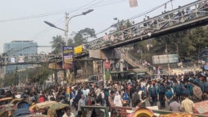 কাল রাজধানীর তিন স্থানে অবরোধের ঘোষণা দিয়ে সায়েন্স ল্যাব ছাড়লেন শিক্ষার্থীরা