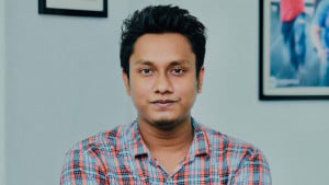 ‘অমি ভাই আমাকে হঠাৎ করে ক্যামেরার সামনে দাঁড় করিয়ে দিলেন’
