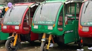 বুয়েটের নকশায় তৈরি ব্যাটারিচালিত ই-রিকশা উদ্বোধন