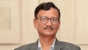 নির্বাচন সামনে রেখে বিদেশিদের প্রবেশ সীমিত করছে সরকার