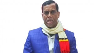 দুস্থদের কম্বল বাজারে বিক্রি করলেন ইউপি সদস্য