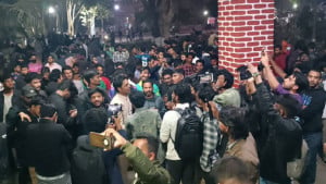 শাকসু নির্বাচন দাবিতে বিক্ষোভ অব্যাহত আপিল শুনানি হয়নি