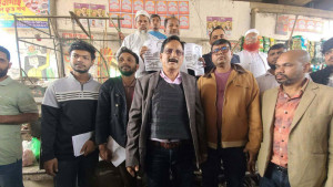 বুলেটপ্রুফ জ্যাকেট গায়ে প্রচারে স্বতন্ত্র প্রার্থী