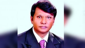 আদালতের নির্দেশে ধানের শীষ পেলেন মোবাশ্বের