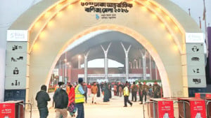 অব্যবস্থাপনা ও যানজটে ভোগান্তি, ক্ষুব্ধ দর্শনার্থী