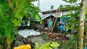 স্বামীর বিরুদ্ধে থানায় অভিযোগ দিতে গিয়ে হত্যা করে লাশ গুমের কথা জানালেন স্ত্রী
