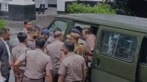 সাবেক সেনা কর্মকর্তা মোজাফফরকে ট্রাইব্যুনালে হাজির