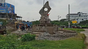 হামিদুর রহমানের ভাস্কর্য অপসারণে উদীচীর নিন্দা