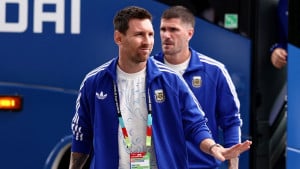 ইউরোপের বাইরে খেলা মেসি কি ব্যালন ডি’অর জিততে পারবেন?