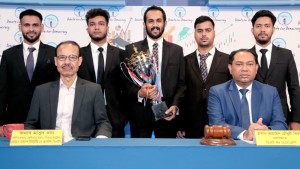 বিএসইসির ওপর কোনো রাজনৈতিক চাপ নেই: মাসুদ খান