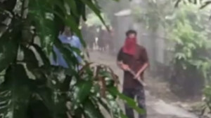 জমির বিরোধে সংঘর্ষ, ককটেল বিস্ফোরণ