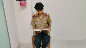 বিকেলে বাবার দাফন, রাতে ডিউটি; সকালে পরীক্ষার হলে ইকন