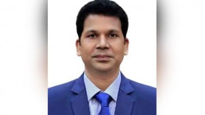 চার দিনেও সিলেটে যোগ দিতে পারেননি ডিসি রেজা হাসান
