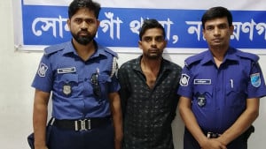 লুট হওয়া ৭৫০ কার্টন সয়াবিন তেল উদ্ধার, গ্রেপ্তার যুবক