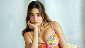 বিতর্ক পেছনে ফেলে নতুন স্বপ্নে জাহ্নবী
