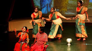 লন্ডনের মঞ্চে ‘নকশী কাঁথার মাঠ’