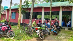 বিনামূল্যের পাওয়ার টিলার  কয়েকজনের কবজায়