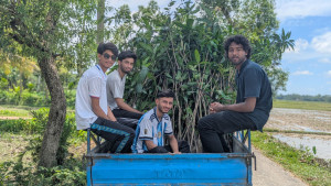 টিফিনের টাকায়  সবুজের স্বপ্ন