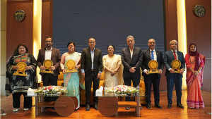 সেবা সহজ করার উদ্ভাবনী উদ্যোগের জন্য সম্মাননা পেল ৫ প্রতিষ্ঠান