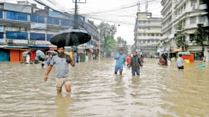 ঘর-দোকান থেকে ময়লা পানি বের করতেই দিন শেষ
