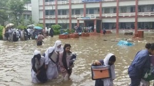 শিক্ষার্থী-অভিভাবক ক্ষুব্ধ, সমালোচনার মুখে শিক্ষামন্ত্রী