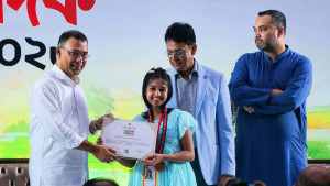 লোকসংগীতে দেশসেরা অনয়ার স্বর্ণপদক জয়