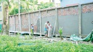 জরুরি ঠিকাদারি কাজ পান শুধু প্রশাসকের অনুসারীরা