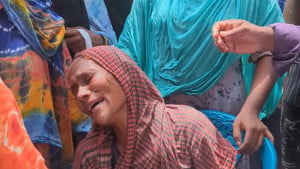 পদ্মার স্রোতে নিমেষেই তলিয়ে গেলেন বাবা-ছেলে