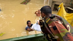 বন্যা মোকাবিলায় চট্টগ্রামে সেনাবাহিনী মোতায়েন