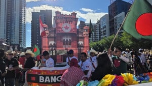 ক্যালগেরি স্ট্যাম্পিডের প্যারেডে প্রথমবার উড়ল বাংলাদেশের পতাকা 