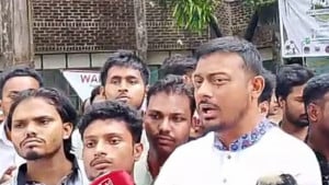 আজ থেকে আর কথা বলব না, চুপ থাকব: নাসীরুদ্দীন পাটওয়ারী