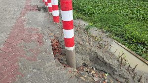 ৫০ লাখ টাকার সড়কে এক মাসেই ধস