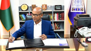 সিআইডি প্রধান হিসেবে দায়িত্ব নিলেন মোশাররফ হোছাইন