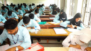 চট্টগ্রামে স্থগিত এইচএসসি পরীক্ষা ফের শুরু