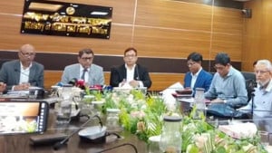 ১১ জেলায় চিকিৎসক-স্বাস্থ্যকর্মীদের ছুটি বাতিল, মেডিকেল টিম