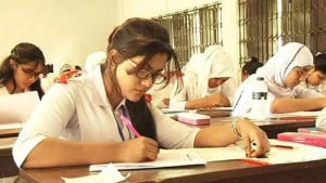 বগুড়ায় এইচএসসি পরীক্ষা শুরুর ২২ মিনিট পর প্রশ্ন বিতরণ, এসিল্যান্ডকে স্ট্যান্ড রিলিজ