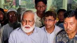 আমাদের সবাইকে দৌড়ের উপরে রেখেছেন প্রধানমন্ত্রী 