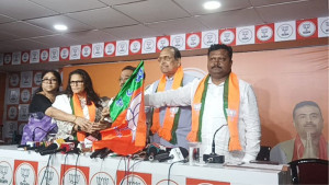 বিজেপিতে যোগ দিলেন মমতা ঘনিষ্ঠ তিন সাবেক এমপি