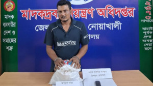 চা দোকানের আড়ালে গাঁজা বিক্রি, দোকানি গ্রেপ্তার