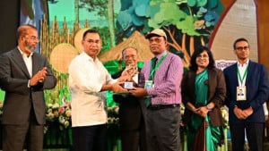 জাতীয় পরিবেশ পদক পেলেন ৩ ব্যক্তি ও ৩ প্রতিষ্ঠান