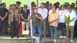 বরিশালে বৃক্ষরোপণ-ফ্যামিলি কার্ড বিতরণ কর্মসূচিতে প্রধানমন্ত্রী