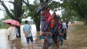 টানা বৃষ্টিতে সড়ক তলিয়ে সাজেকে আটকা ৬০০ পর্যটক