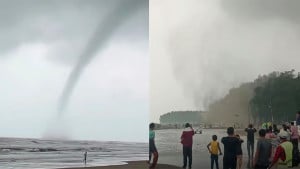 কক্সবাজার সৈকতে হঠাৎ টর্নেডো, আতঙ্কিত পর্যটকরা