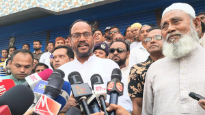 ‘আগের সরকারের দুর্নীতি তদন্ত করে পরিকল্পিত বেড়িবাঁধ নির্মাণ করা হবে’