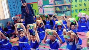বিতরণের আগেই শনাক্ত পচা ডিম, প্রতিমন্ত্রী ববি হাজ্জাজের নির্দেশে তদন্ত