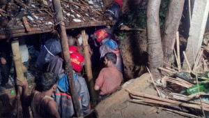 কক্সবাজারে পাহাড় ধসে এক রাতেই রোহিঙ্গা নারী-শিশুসহ ৯ জনের মৃত্যু