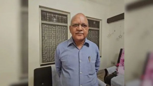 অপরিচিত এক নারীর বার্তায় খোয়ালেন ২৭ কোটি টাকা