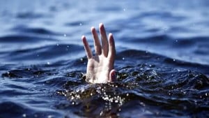 খেলা শেষে তুরাগ নদে গোসল করতে নামে তিন বন্ধু, প্রাণ গেল দু’জনের