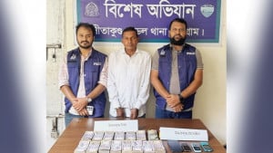 বুথের টাকা নিয়ে প্রেমিকার এলাকায় পালান নিরাপত্তাকর্মী