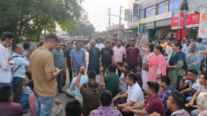 মন্ত্রীর পদত্যাগ, সরকারে অস্বস্তি